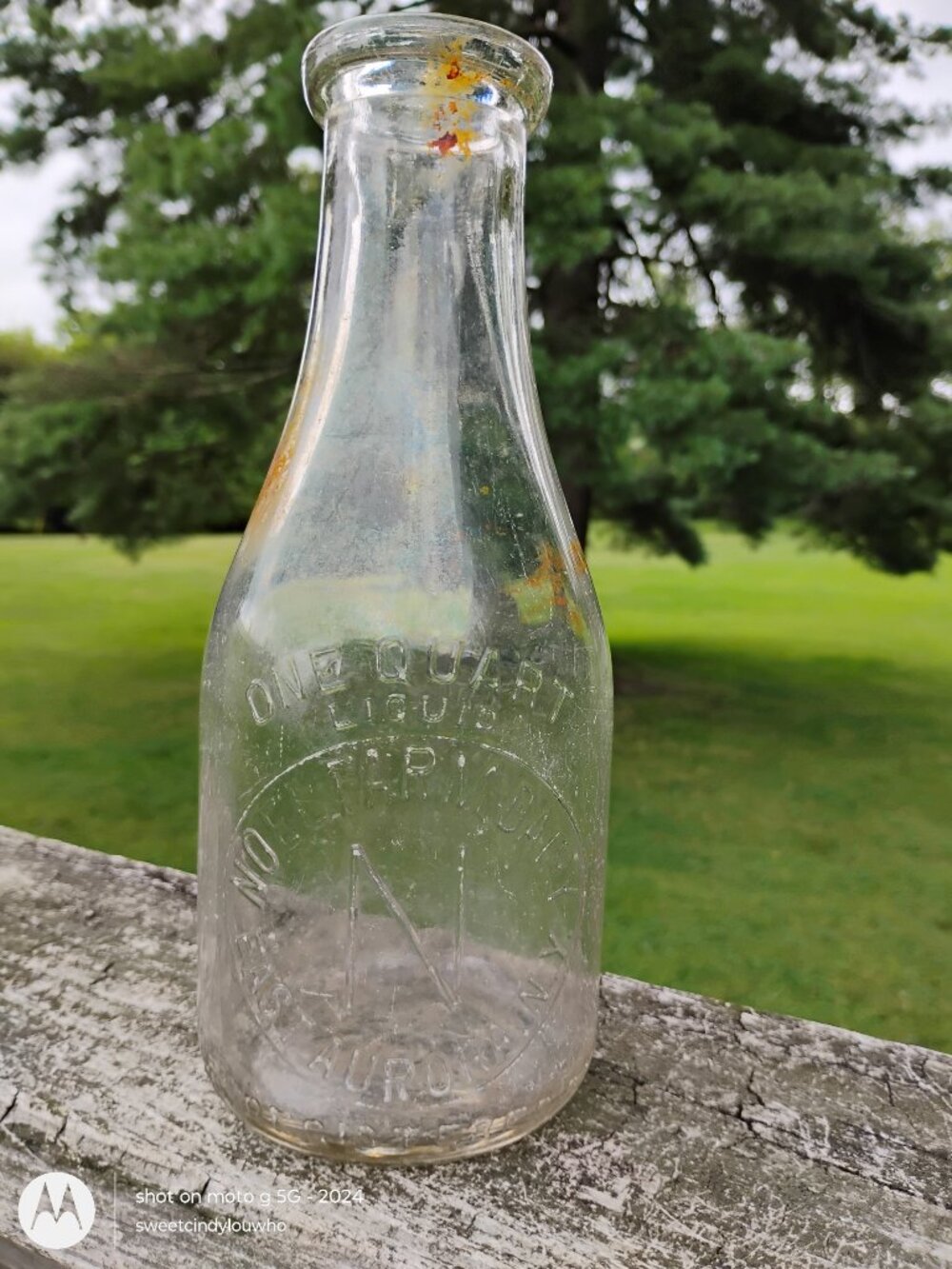 vintage milk bottle Noel Farm Dairy East Aurora, NY one quart clear glass 1940s